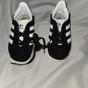 7c adidas sneakers